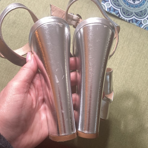 Stuart Weitzmann silver, strappy platforms size 9 - Picture 16 of 16